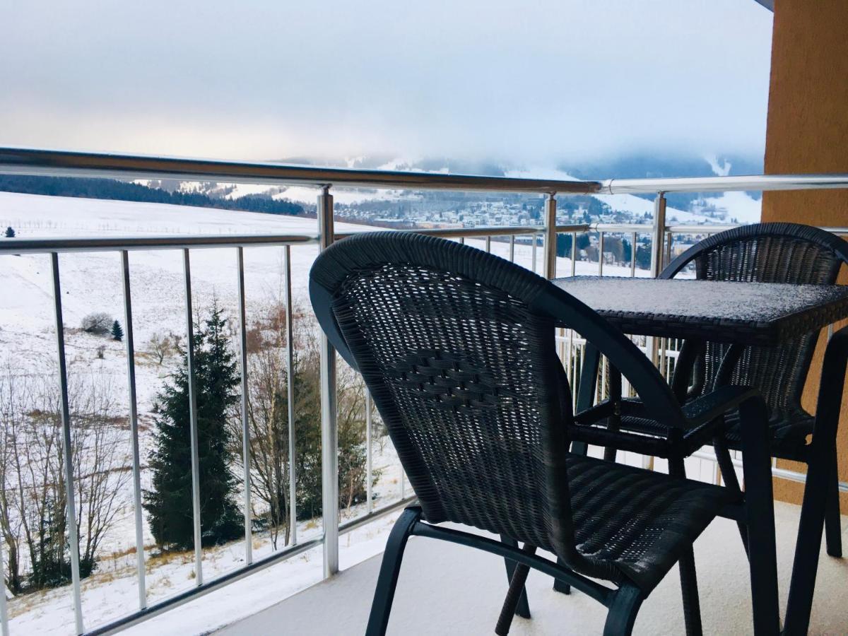 Apartmany Na Vyhledech Loučná pod Klínovcem Eksteriør billede